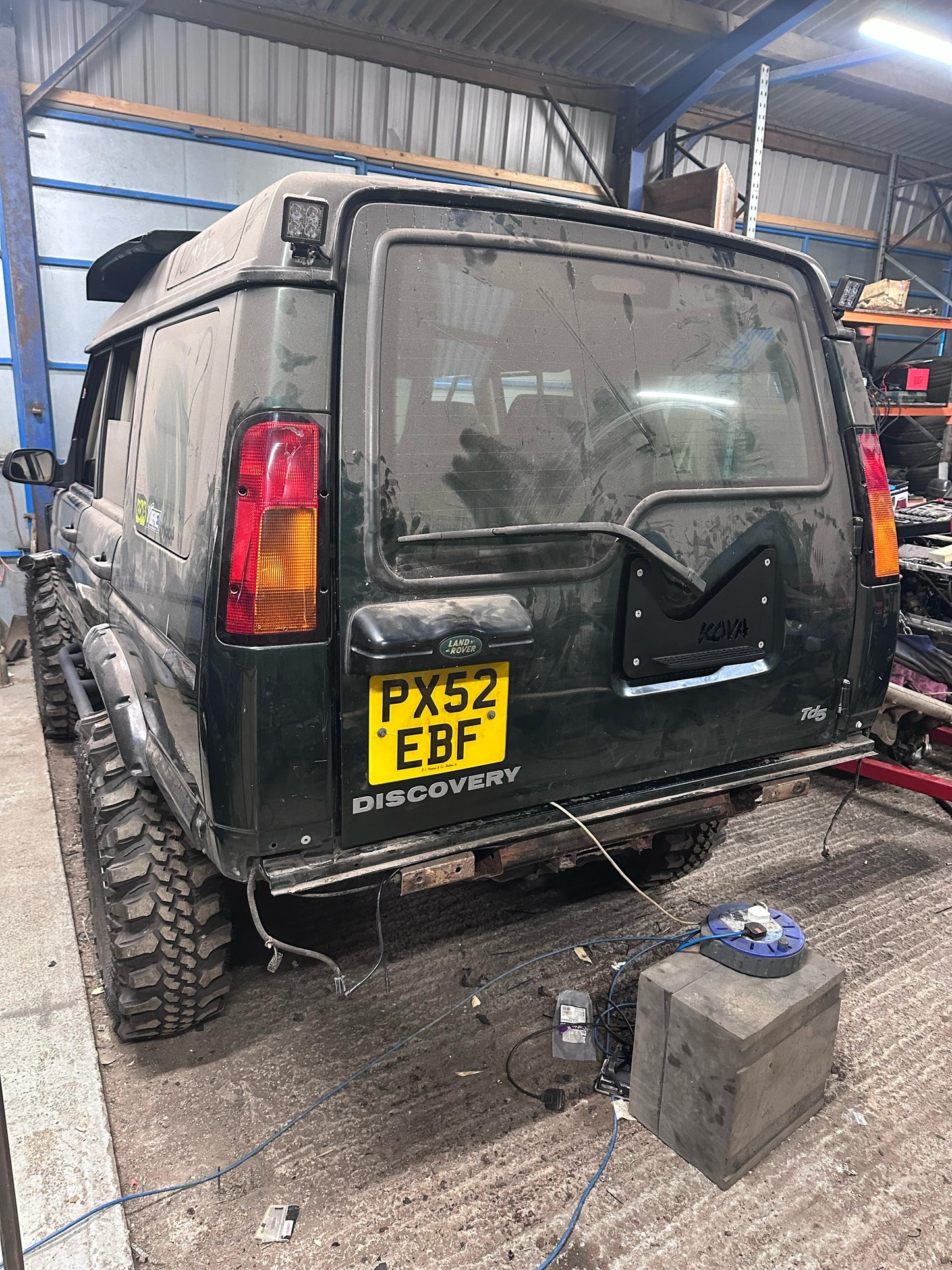 Discovery 2 spare wheel delete