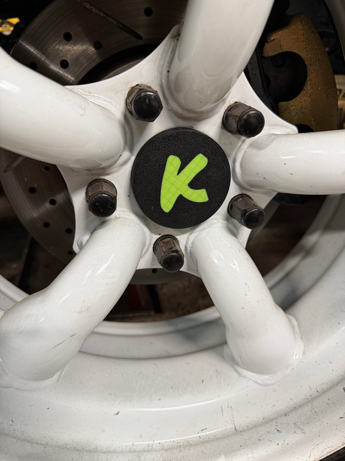 KOVA 3D-Printed Hub Caps & Dust Caps – Land Rover Discovery (70.2mm Fitment)