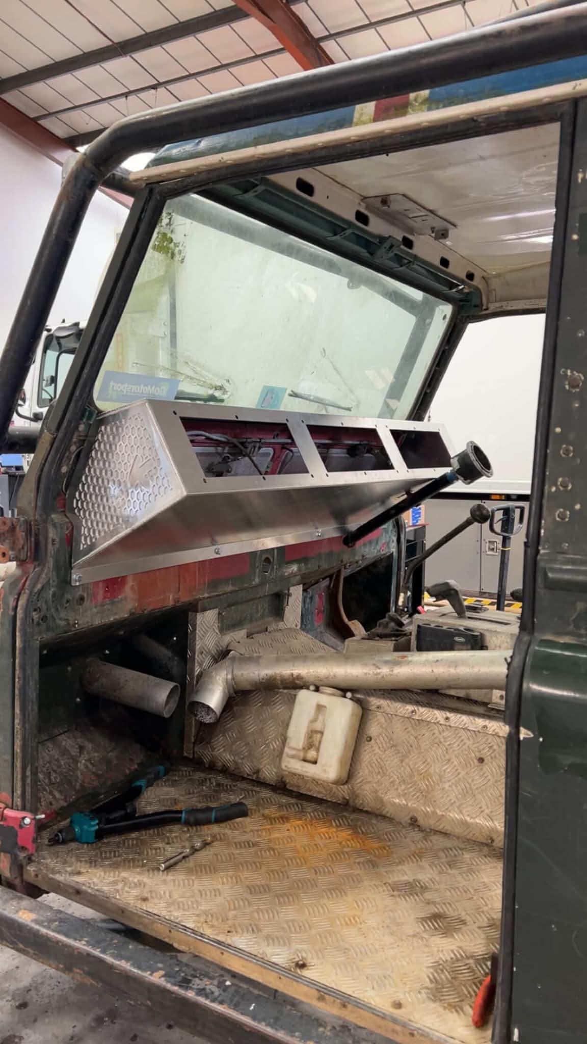 KOVA Defender Alloy Dashboard – 3 Panel